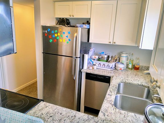 5th image of 239 W 18th St APT 4C