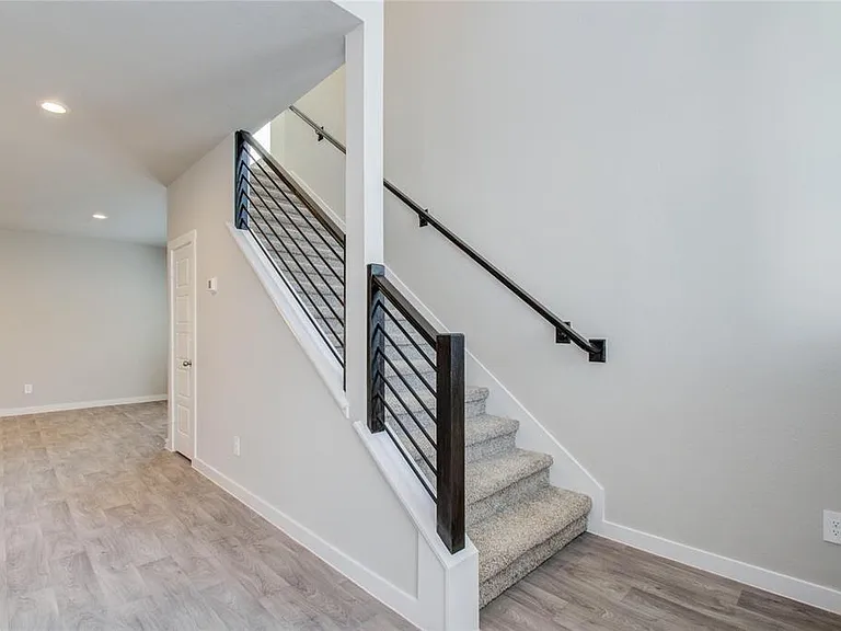 2918 Stamford Hill Ln — Photo 11