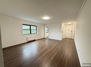 3001 Edwin Ave APT 5A, Fort Lee, NJ 07024