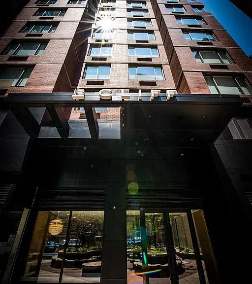 15 Cliff — Photo 22