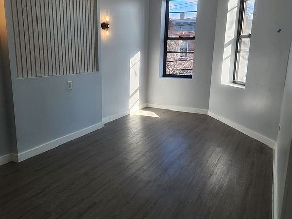 2nd image of 129 Beadel St #2