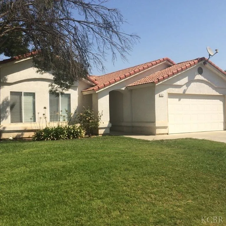 932 Cedarwood St photo 1