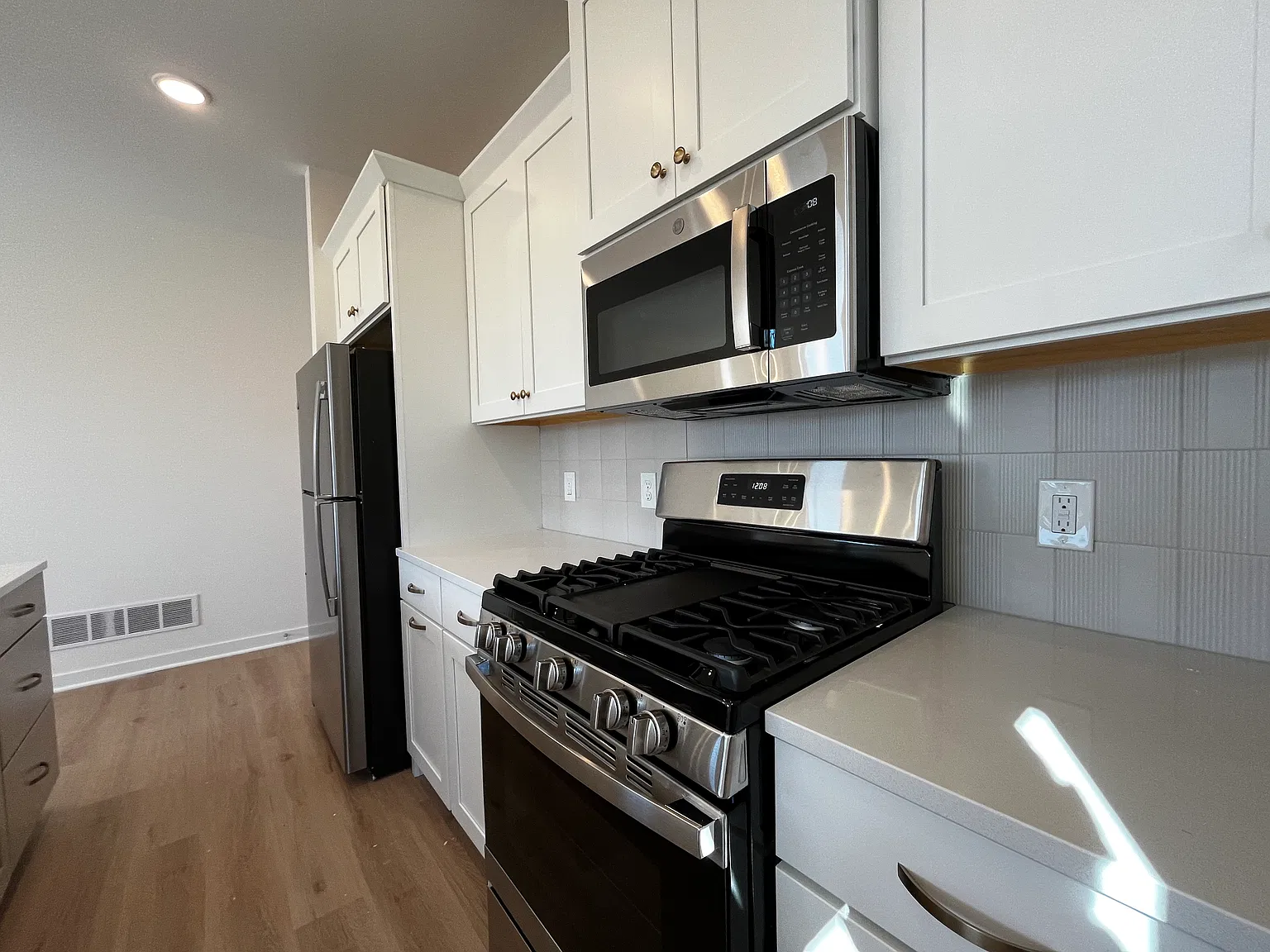 3 bed, 2.5 bath, 1741 sqft, $2,698 — Photo 3