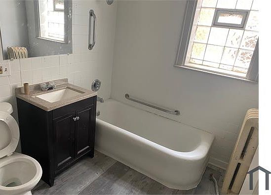 4th image of 6633 S Campbell Ave #1