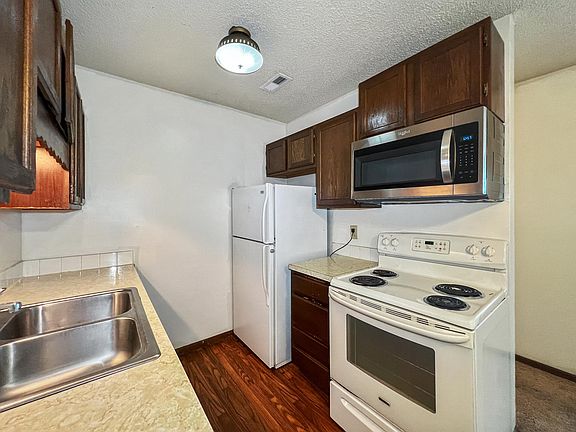 4th image of 612 S 16th St APT 20