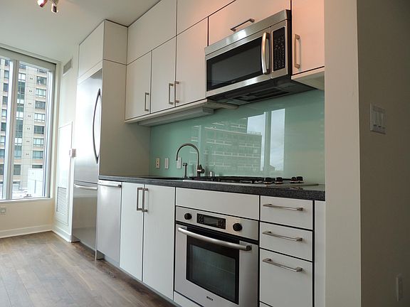5th image of 301 Main St #10B