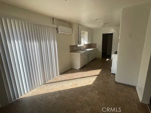 2 bed, 1.5 bath, 1000 sqft, $1,800 — Photo 2