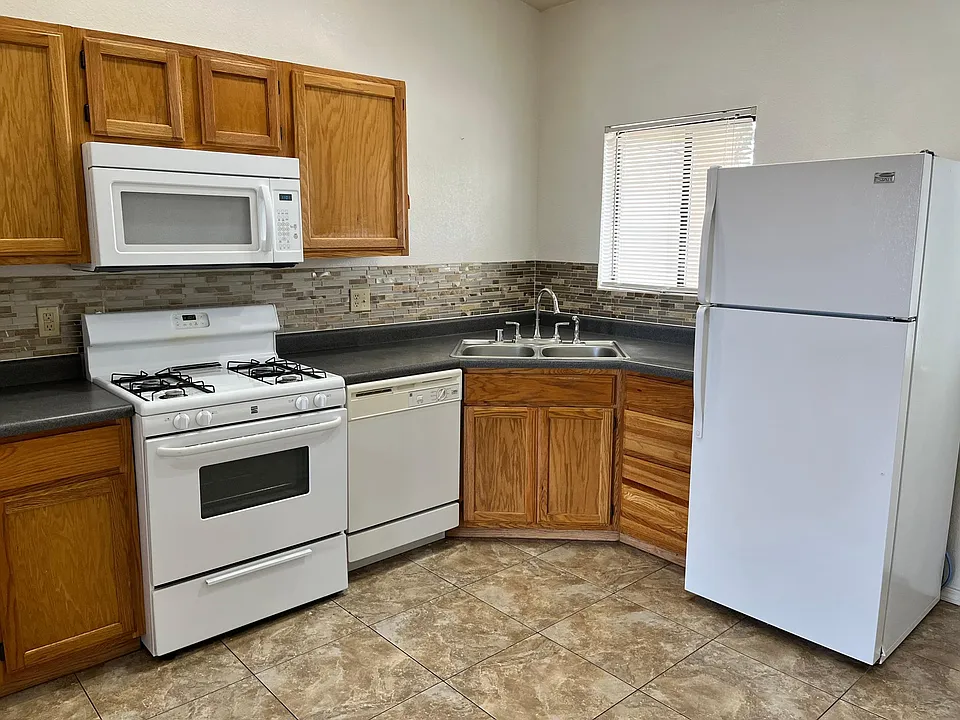4308 Sabana Loop SE #C