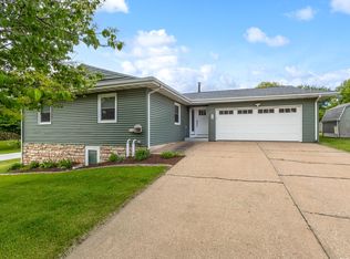 11621 25th St W, Milan, IL 61264