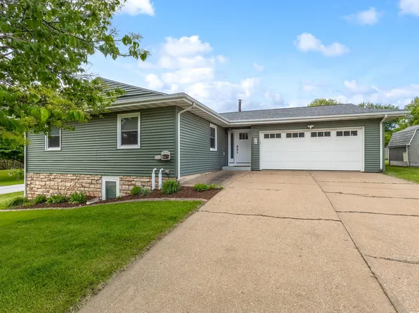 11621 25th St W, Milan, IL 61264