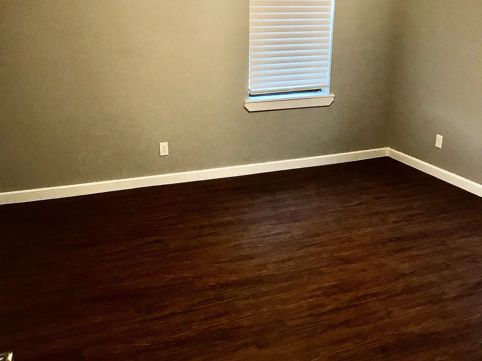 3 bed, 1450 sqft, $1,900 — Photo 2