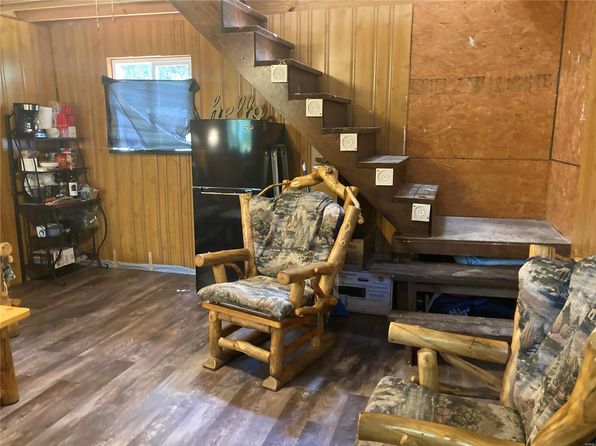 421 Park Ln, Union, MO 63084