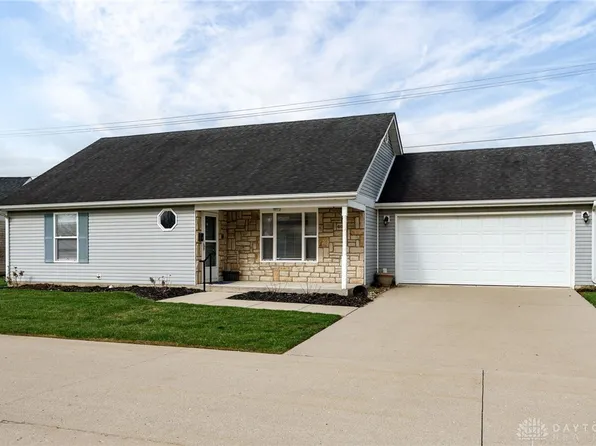 609 Fenview Dr, New Carlisle, OH 45344