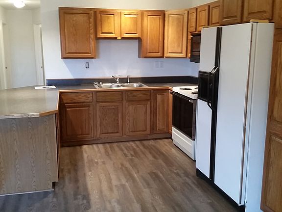 3rd image of 312 E 8th St