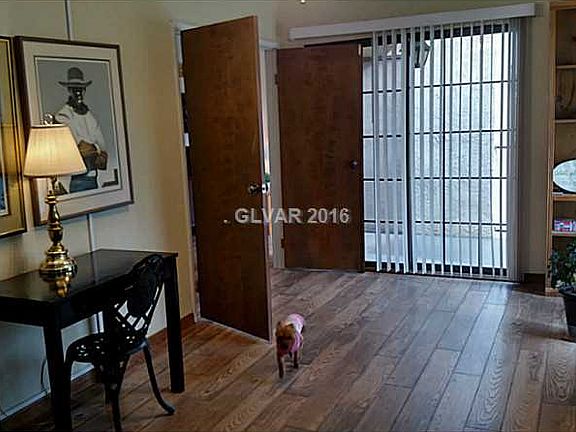 3rd image of 821 Bourbon St #A-1
