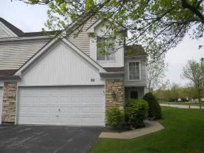92 Cambridge Ave photo 1