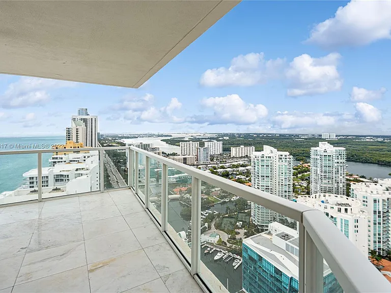 16699 Collins Ave #4108 — Photo 4