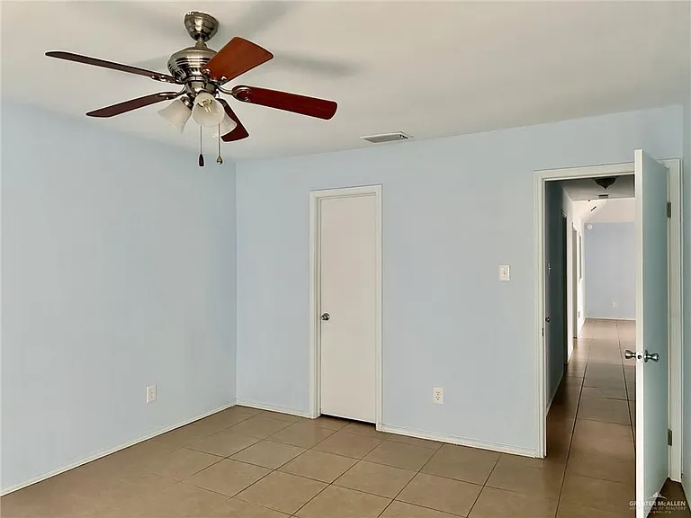 700 W Iris Ave — Photo 23
