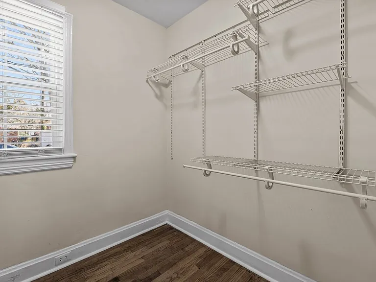 906 Clarendon St #A — Photo 16