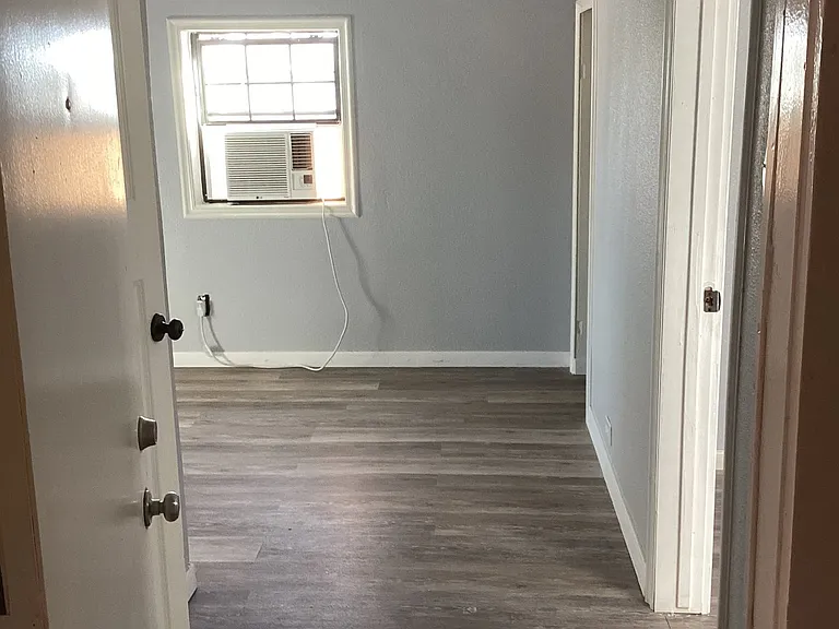 127 Sandmeyer St #7 — Photo 2