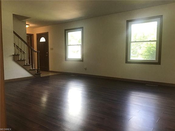 3rd image of 6728 Arlington Dr
