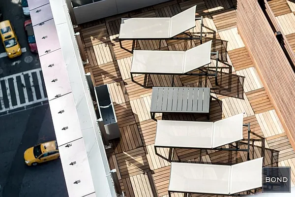 Rented by Bond New York | media 28