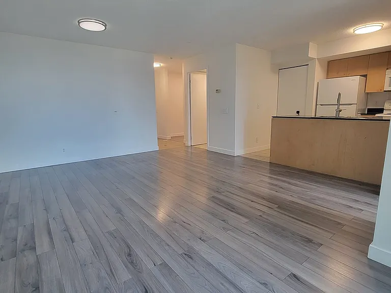 373 Front St W #2111 — Photo 10