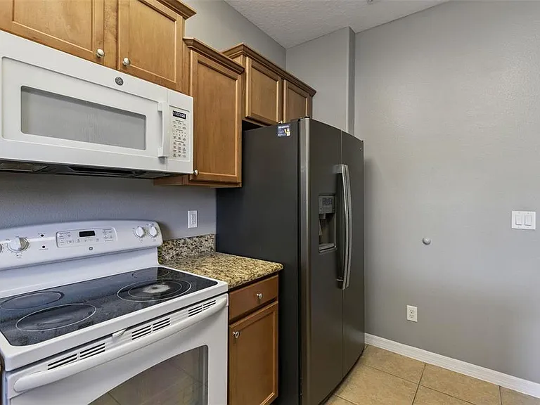 1250 Twin Trees Ln — Photo 9