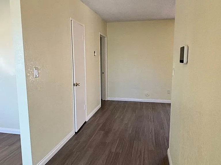 6065 California Ave — Photo 4