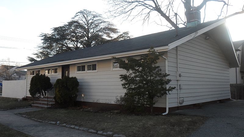 1st image of 673-675 20th Ave AKA 470 E 38th