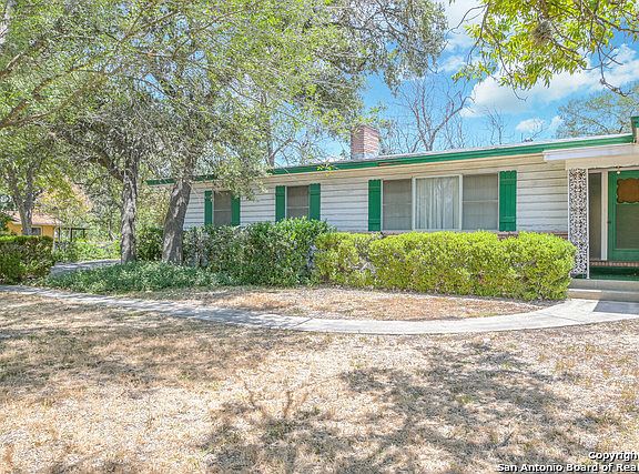 4th image of 117 HONEYSUCKLE LN