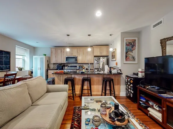 104 Prince St #3, Boston, MA 02113