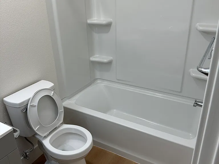 270 W Alamar Ave #8 — Photo 8