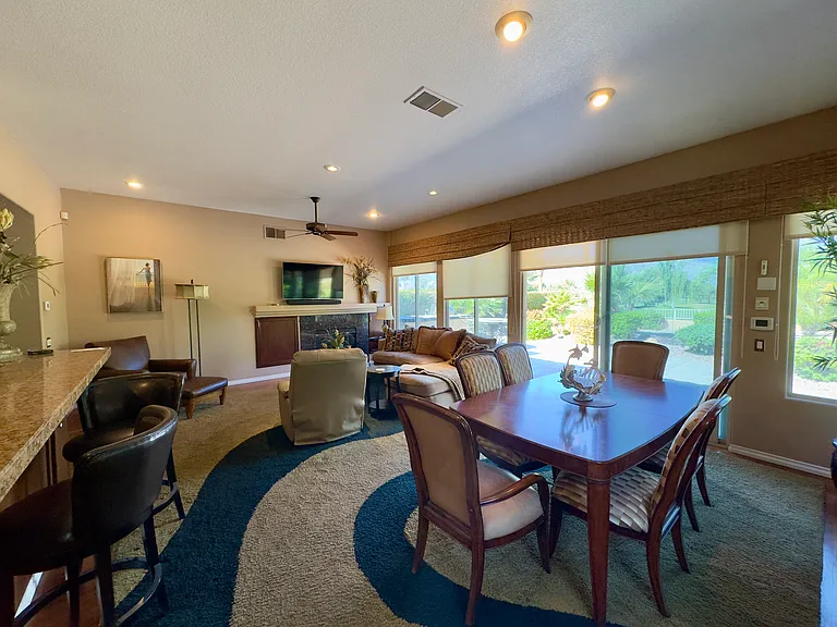 128 E Kavenish Dr — Photo 21