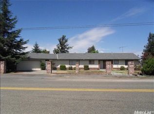 10907 Dixon Rd, Oakdale, CA 95361