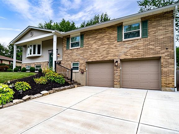 2nd image of 819 Crestmont Dr