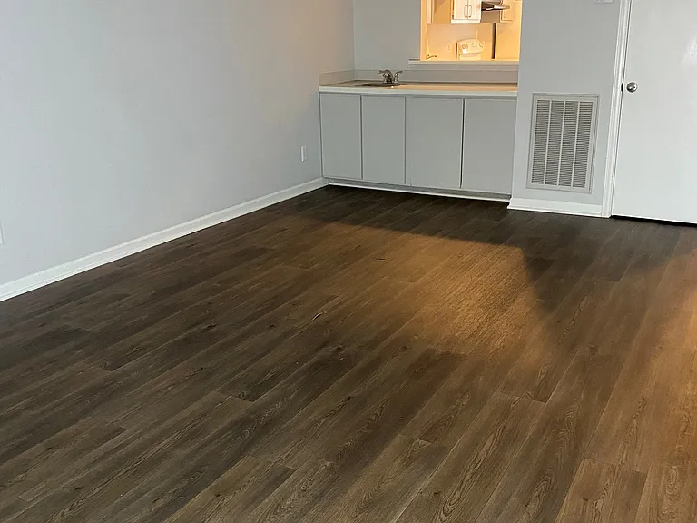 2048 16th St NE #2048 — Photo 5