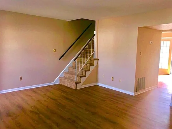 5725B Bramblegate Dr, Greensboro, NC 27409