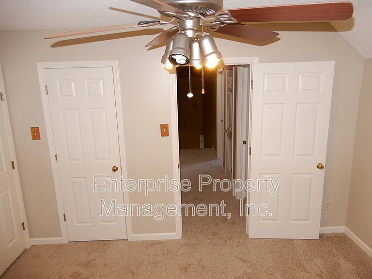 4525 Hickory Creek Dr — Photo 31