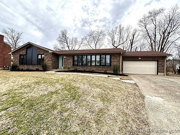 2nd image of 220 Cherokee Drive