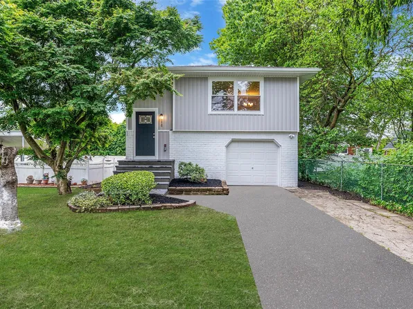 116 Amsterdam Avenue, West Babylon, NY 11704