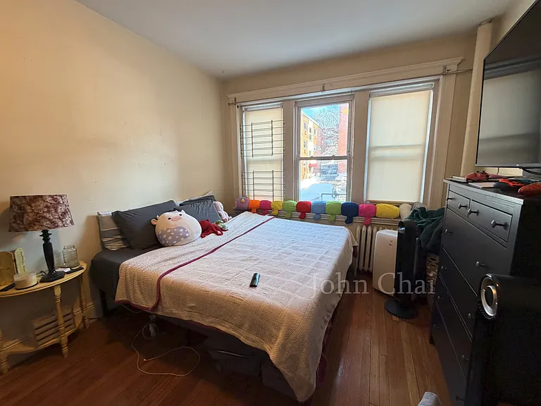 64 Woodstock Ave #9 — Photo 3