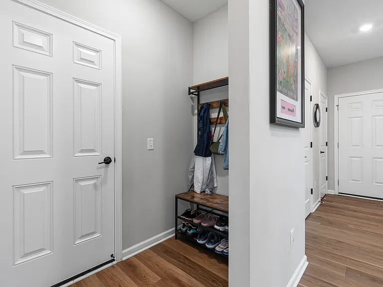 64 Brewster Dr — Photo 17
