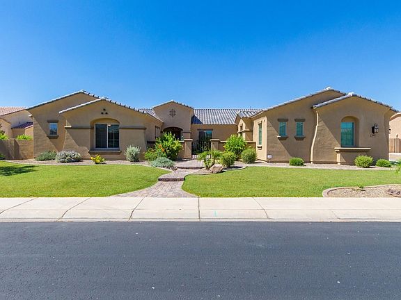 3rd image of 3064 E Blackhawk Dr
