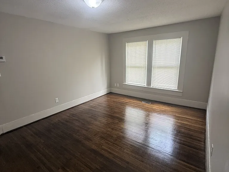 1050 Jackson Blvd — Photo 10