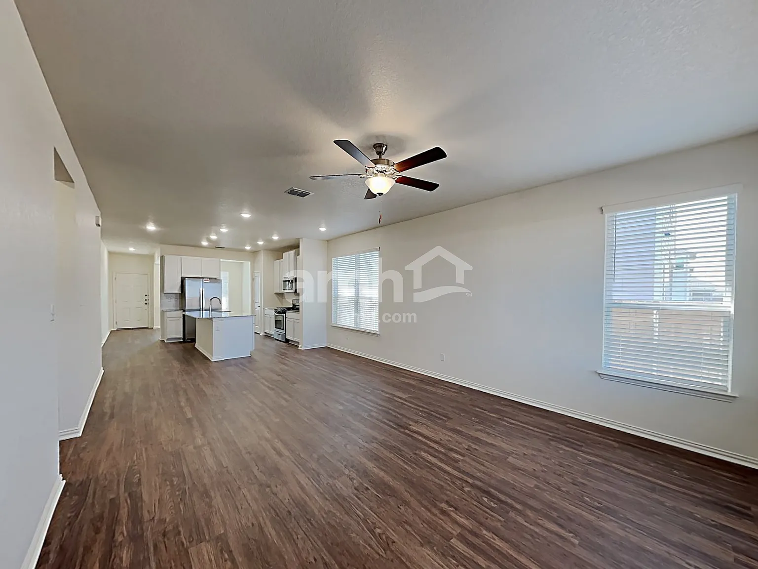 3 bed, 2.0 bath, 1446 sqft, $1,795 — Photo 4
