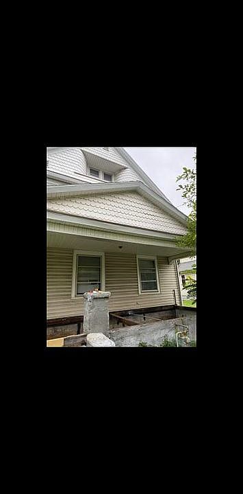 1st image of 92 W Miller Ave