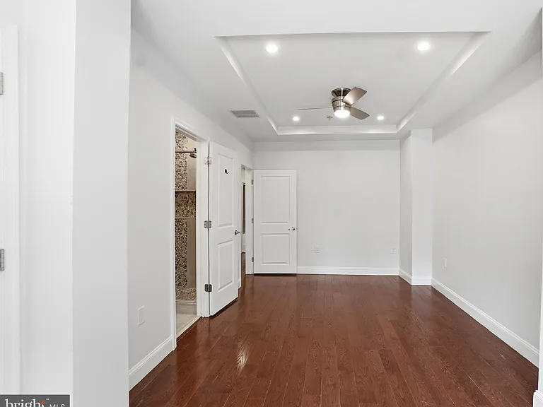 1118 Chicago St SE — Photo 16