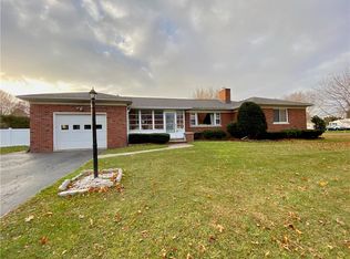 25 El Rancho Dr, Rochester, NY 14616