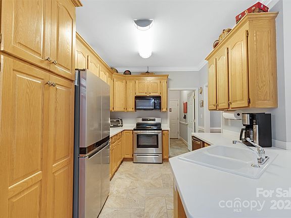 4th image of 4789 Meadow Lark Ln